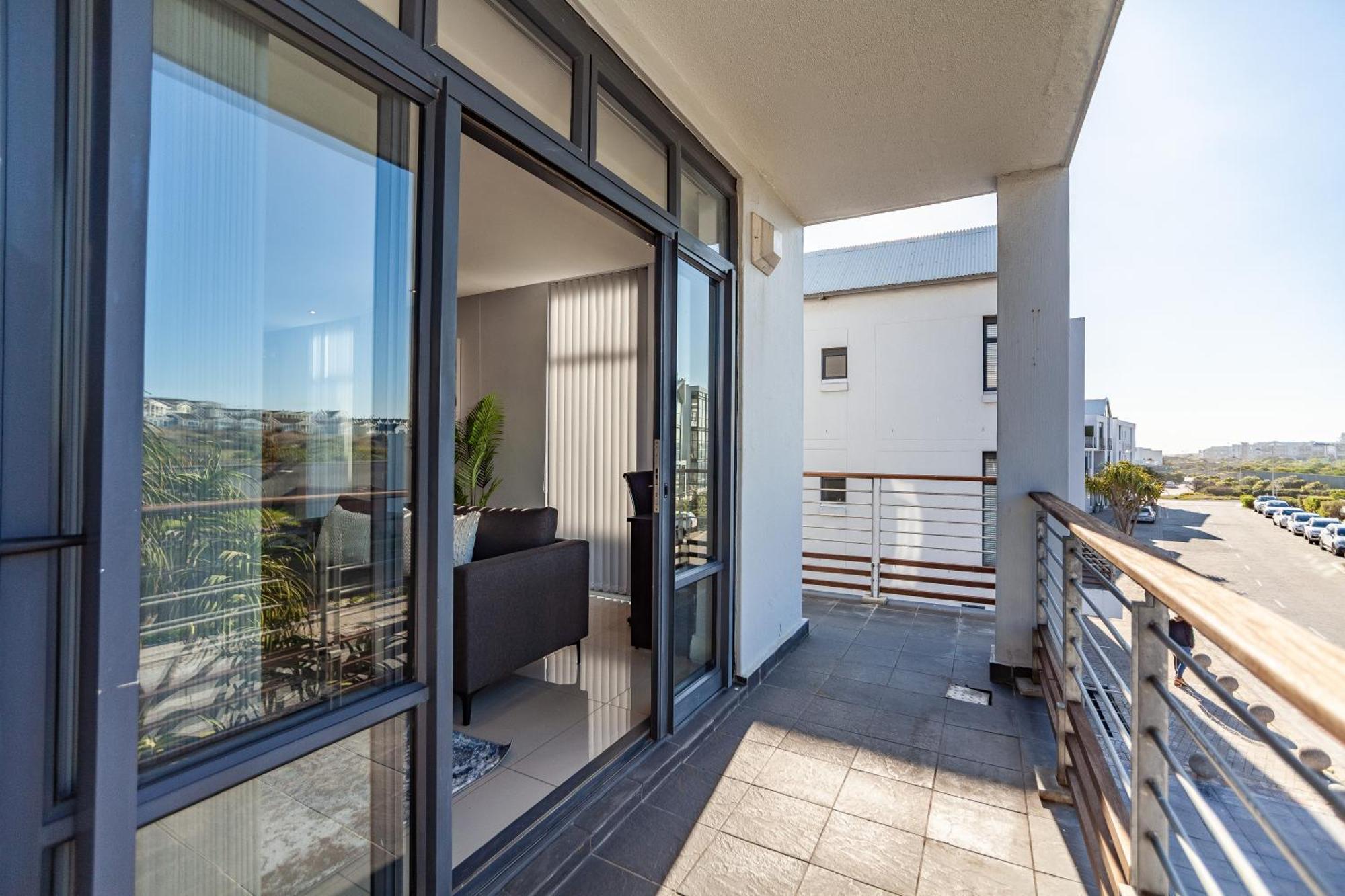 Appartement Modern Beachfront Studio- 133 Eden On The Bay Bloubergstrand